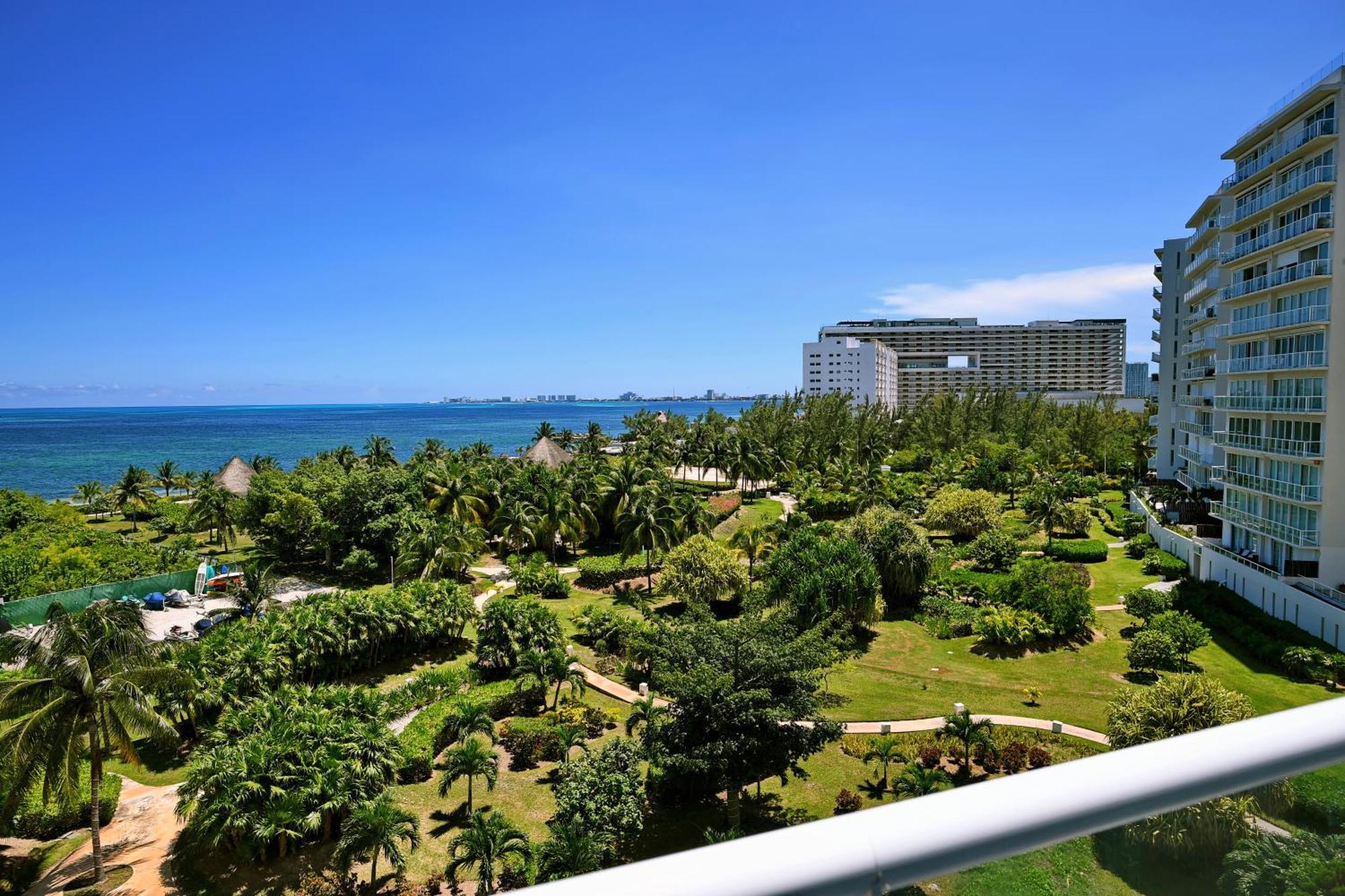 Beachfront Apartment Blue Vista Канкун Экстерьер фото